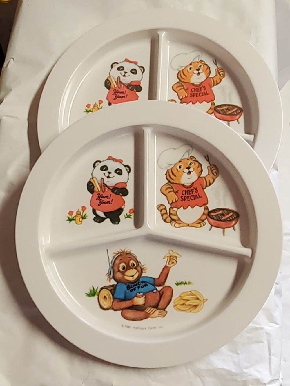 (2) Vintage 1981 Shirt Tales Melamine Child's Divided Dinnerware Plates Set EUC!
